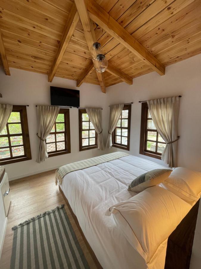 N'Gorice Hotel Berat Exterior photo